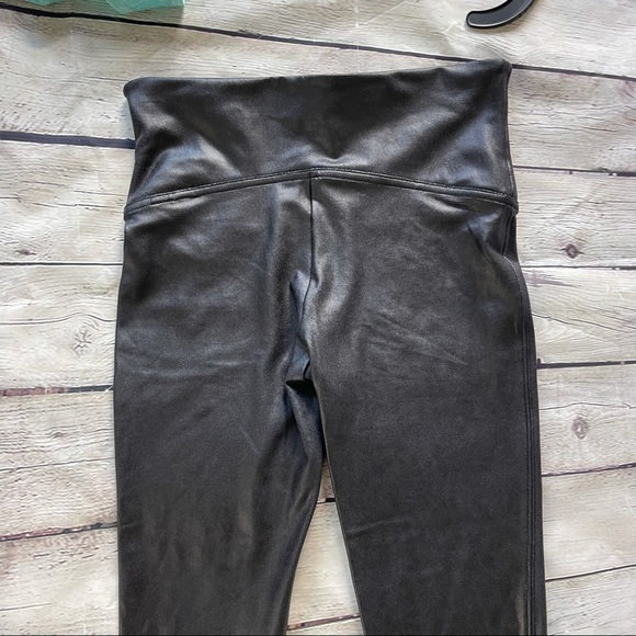 NWT Spanx Faux Leather Black Leggings size L - Picture 5 of 7